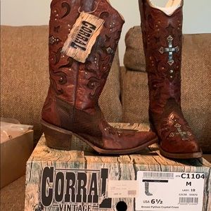 Corral boots